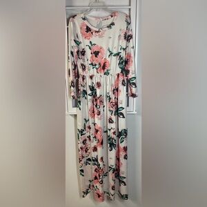 White floral maxi w/ pockets